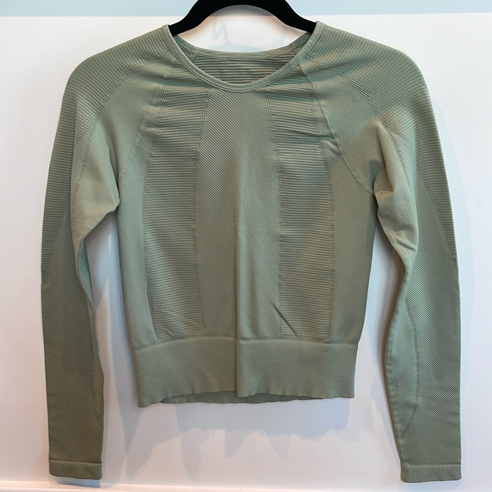 NWOT NUX one by one long sleeve active top, sage green, size M